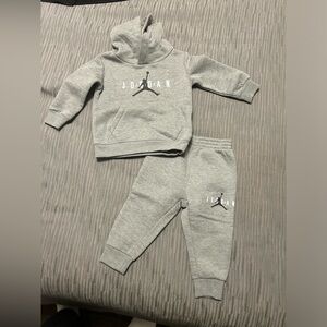 Worn once Jordan tracksuit size 12months